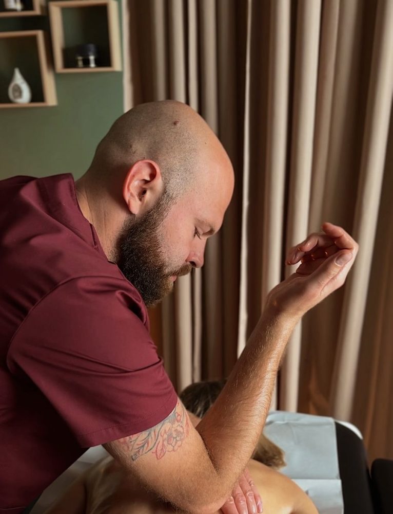 Dmytro_Grizzly Studio